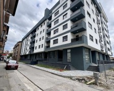 Na prodaju odličan fukncionalan četverosoban stan, naselje Borik