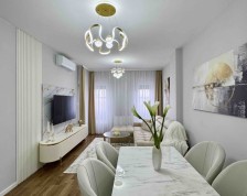 Iznajmljuje se moderan dvosoban stan, naselje Budzak