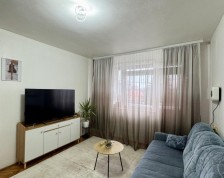 Iznajmljuje se namješten dvosoban stan u naselju Mejdan