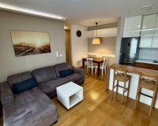 Iznajmljuje se trosoban stan u naselju Nova Varoš.