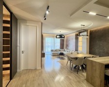 Luksuzan četverosoban stan za najam, naselje Park