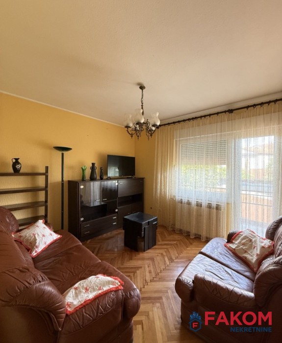 Iznajmljujemo sprat u kući trosobne strukture, Nova Varoš