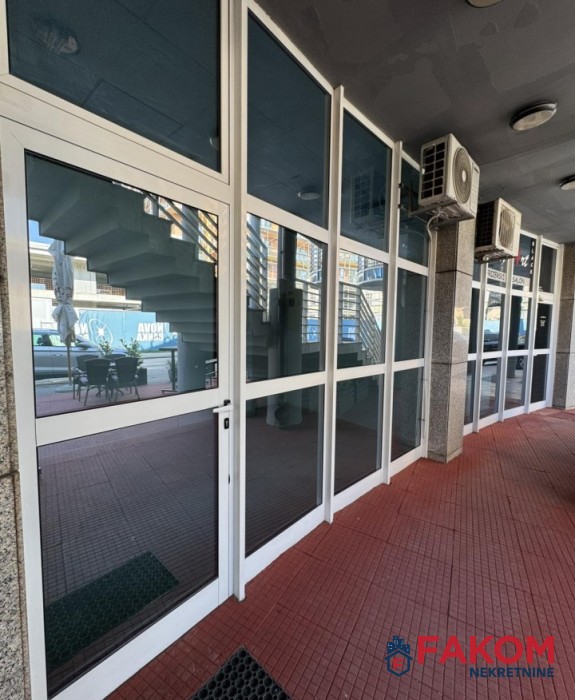 Iznajmljujemo poslovni prostor, naselje Centar