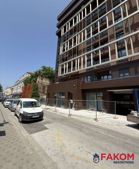 Na prodaju nov trosoban stan, u samom srcu grada