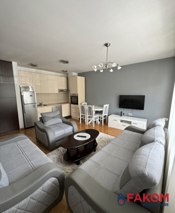 Iznajmljujemo dvosoban stan, podnožje Starčevice