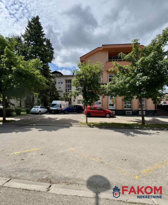 Iznajmljuje se poslovni prostor idealan za kancelarija