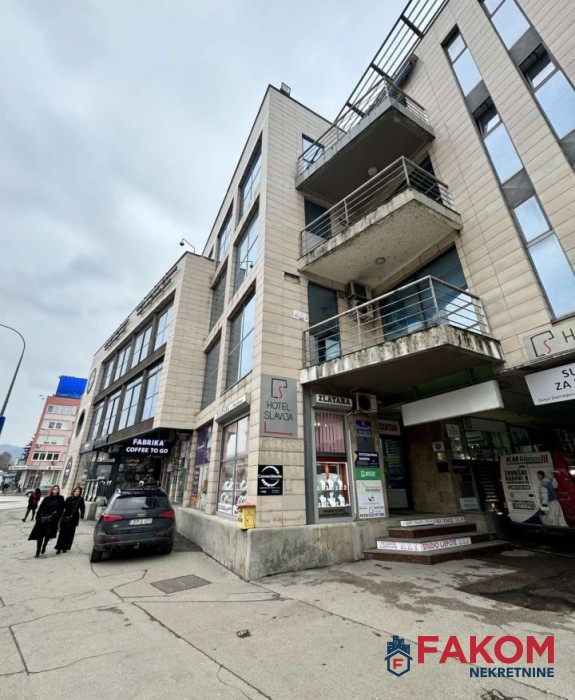 Na prodaju poslovni prostor 20m2, u strogom centru grada