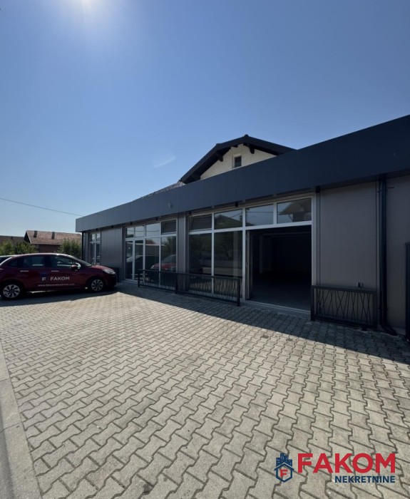 Na prometnoj lokaciji u naselju Kuljani iznajmljujemo poslovni prostor