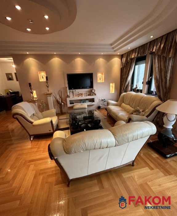 Iznajmljuje se luksuzan stan 125m2 u naselju Nova Varoš