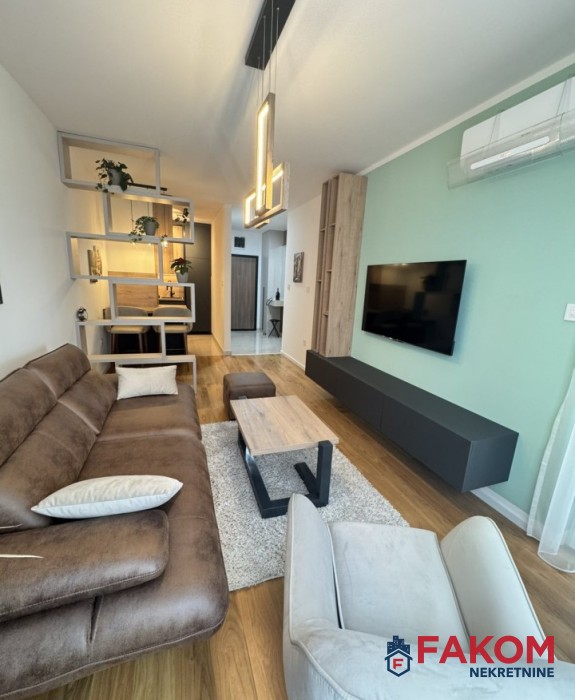 Luksuzan dvosoban stan za najam, naselje Park