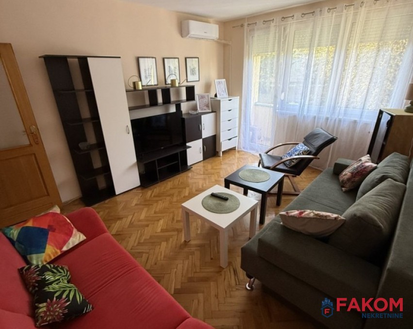 Iznajmljujemo dvosoban stan u naselju Ante Jakića