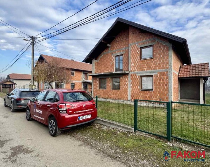 Na prodaju kuća sa okućnicom, naselje Barlovci