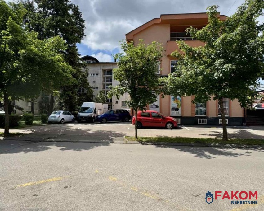 Iznajmljuje se poslovni prostor idealan za kancelarija